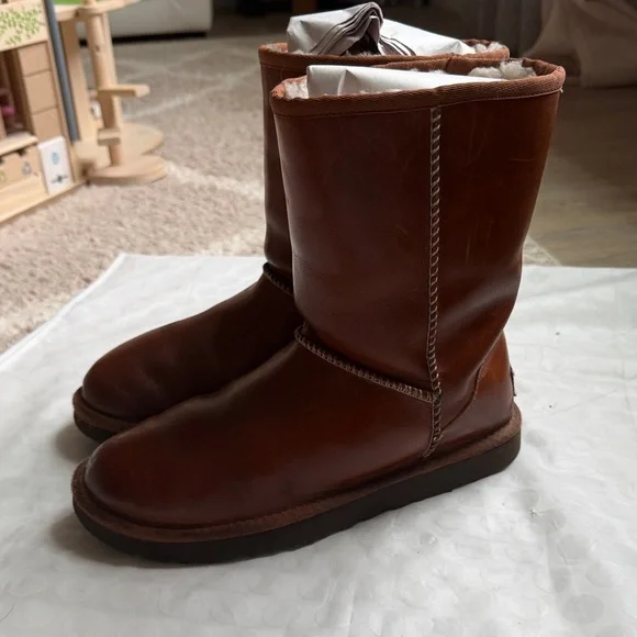 🌰 UGG 🌰 Women's Classic Short Water-resistant Leather •Chestnut • size 8 - Picture 6 of 13